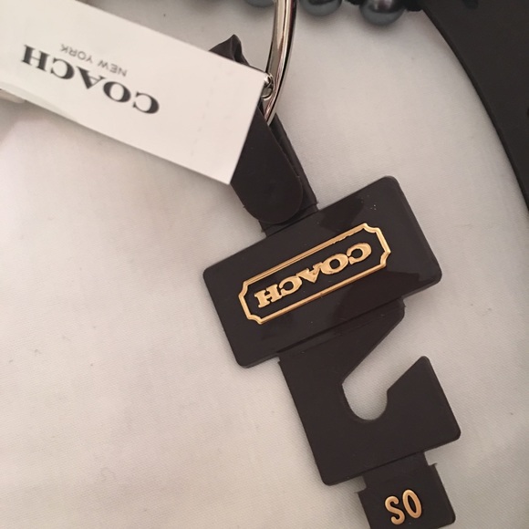 Gorgeous and totally chic in a Coach Belt! - Picture 4 of 6